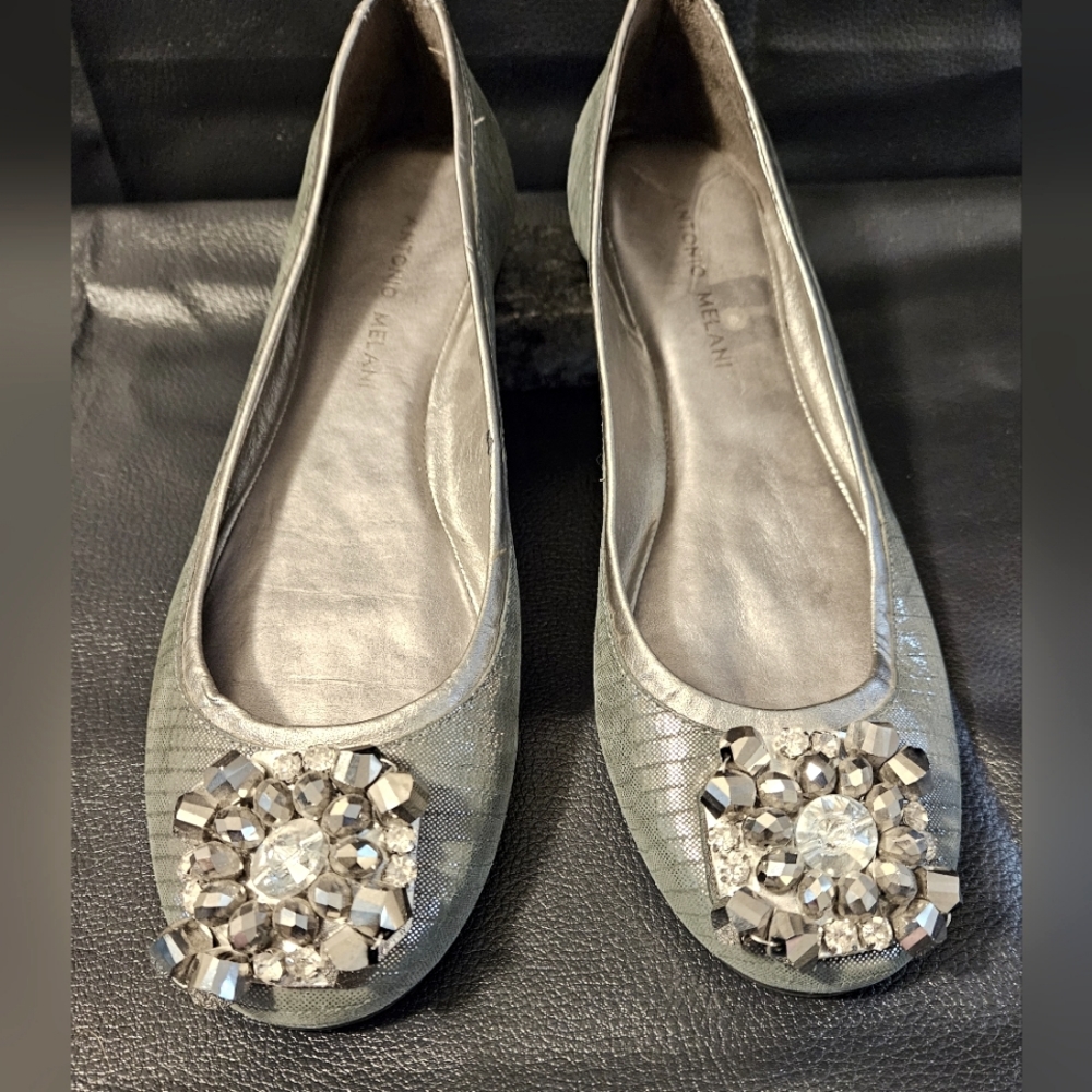 Antonio Melani Jeweled Metallic Silver Flats sz 8M